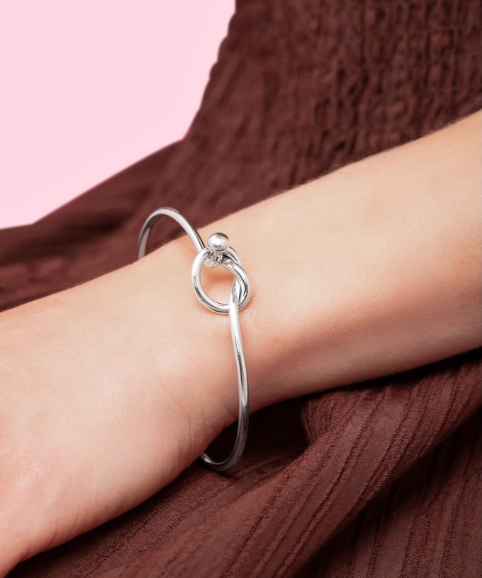 Lovers Knot Silver Bangle